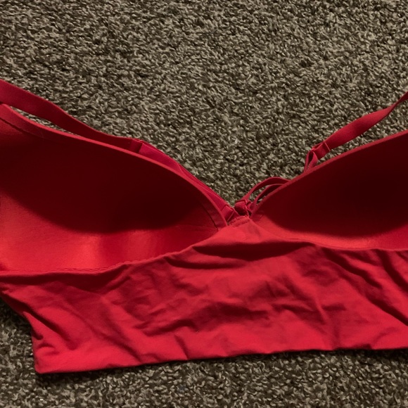 Victoria’s Secret size 36C red racer back - Picture 2 of 3